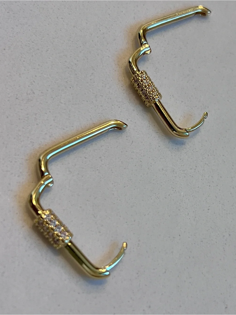 N/A elegant gold